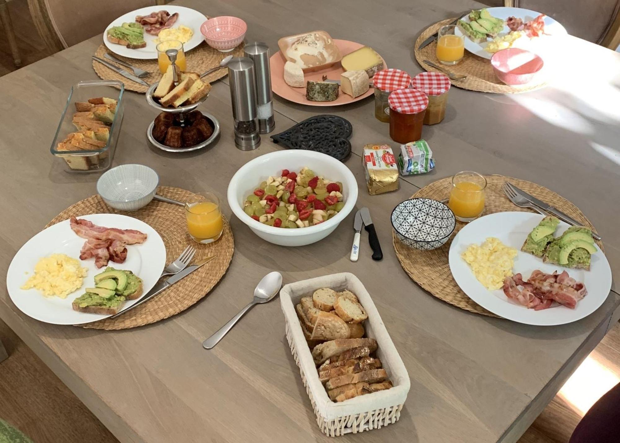 The Cool Lounge A Coulonges - Charente Bed & Breakfast ภายนอก รูปภาพ
